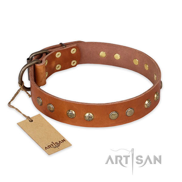 Easy adjustable natural genuine leather dog collar with corrosion resistant hardware