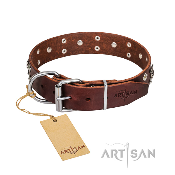 Reliable leather dog collar with non-corrosive hardware