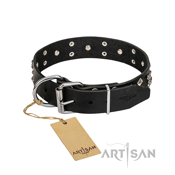 Leather dog collar with worked out edges for convenient walking